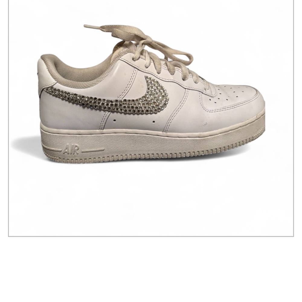 Nike AF1 Women's white sneaker with swarovski crystals added
